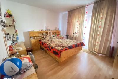 Apartament cu 4 camere decomandat în 13 Septembrie