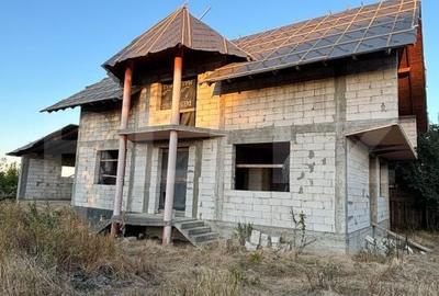 Casă cu 4 camere în Central