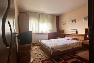 Apartament cu 4 camere decomandat în Central