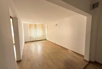 Apartament cu 4 camere decomandat în Central - 8