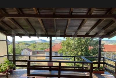 Casă cu 7 camere cu Teren 920 Mp în Viile Noi