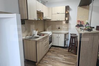 Apartament cu 2 camere decomandat, mobilat în Semicentral