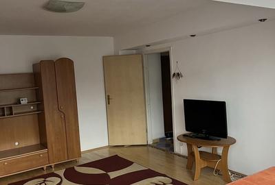 Apartament cu 2 camere decomandat în 1 Decembrie - 3
