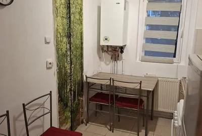 Apartament cu 2 camere semidecomandat, mobilat în Central