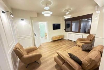 Apartament cu 3 camere în P-ța Romană