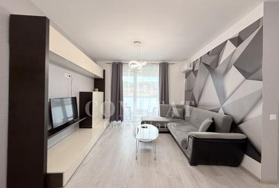 Apartament cu 2 camere semidecomandat, mobilat în Central