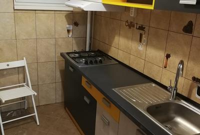 Apartament cu 2 camere semidecomandat în Berceni