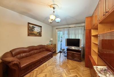 Apartament cu 4 camere decomandat, mobilat în Dâmbovița