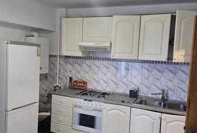 Apartament cu 2 camere decomandat în Far