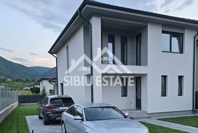 Casă individuală cu 5 camere cu Canalizare în Central