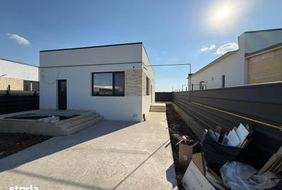 Casă cu 3 camere cu Teren 250 Mp în Clinceni