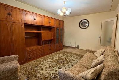 Apartament cu 4 camere decomandat în Aradului