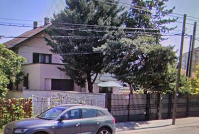 Casă cu 5 camere cu Canalizare în Ultracentral