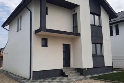 Casă individuală cu 5 camere cu Teren 440 Mp în Săbăreni - 1
