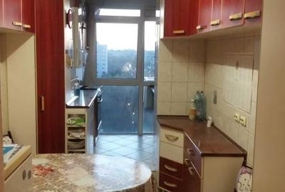 Apartament cu 3 camere semidecomandat, mobilat în Titan - 1