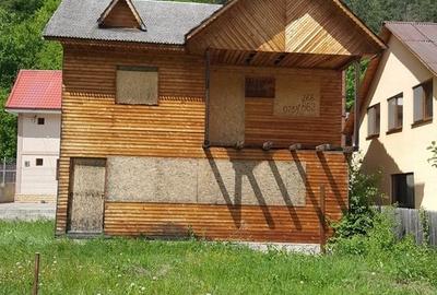 Casă cu 4 camere în Lepșa