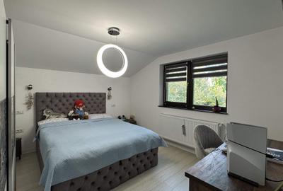 Casă cu 7 camere cu Garaj în Central - 4