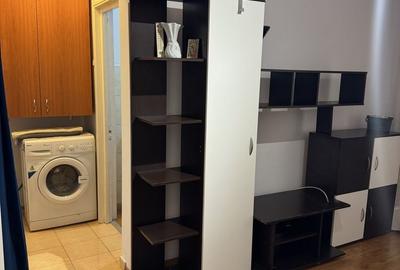 Apartament cu 2 camere semidecomandat în Berceni