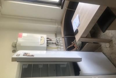 Apartament cu 2 camere semidecomandat în Berceni