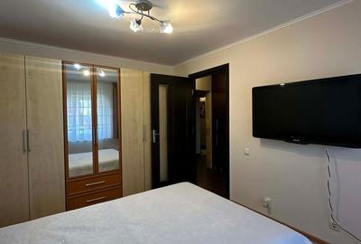 Apartament cu 3 camere decomandat în Micro 16 - 16