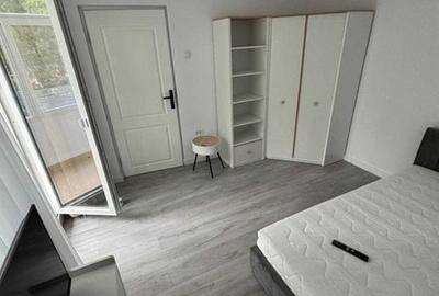 Apartament cu 3 camere în Podu Roș