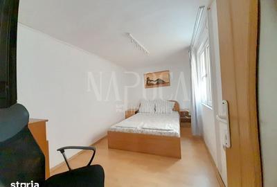 Casă cu 7 camere cu Teren 551 Mp în Sânmartin - 2