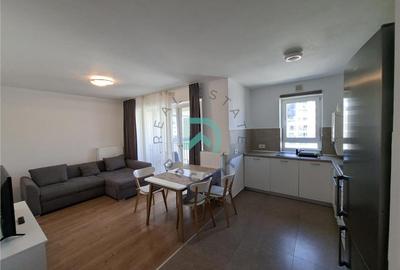 Apartament cu 2 camere decomandat în Tractorul