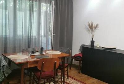 Apartament cu 2 camere semidecomandat în Podu Roș