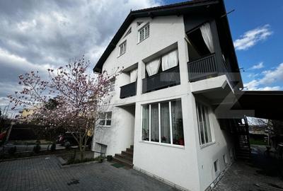 Casă individuală cu 7 camere cu Garaj în Cetate