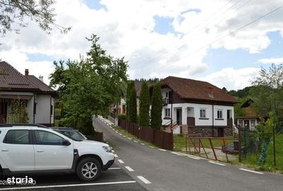 Casă cu 4 camere în Slatina