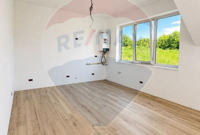 Casă cu 4 camere cu Teren 240 Mp în Burdujeni - 6