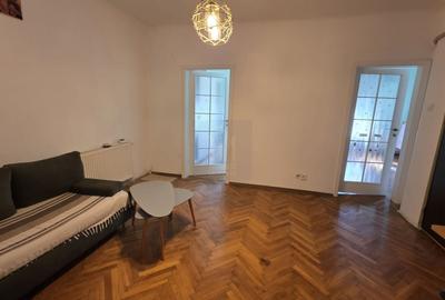 Apartament cu 3 camere în Calea Călărașilor