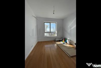 Apartament cu 4 camere semidecomandat în Domenii