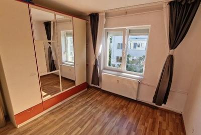 Apartament cu 2 camere decomandat în Basarabia