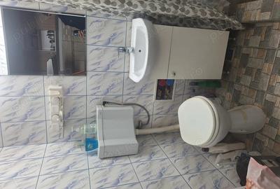 Garsonieră decomandată în Far