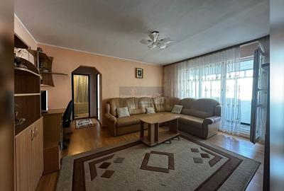 Apartament cu 3 camere semidecomandat în Decebal