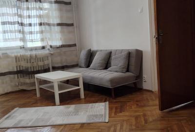 Apartament cu 2 camere decomandat în Titan