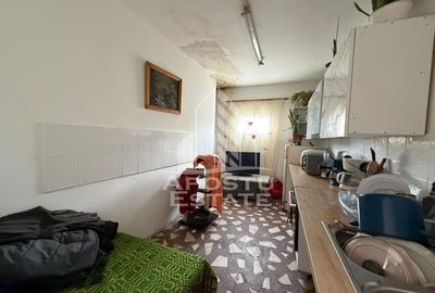 Casă individuală cu 12 camere cu Canalizare în Girocului - 9
