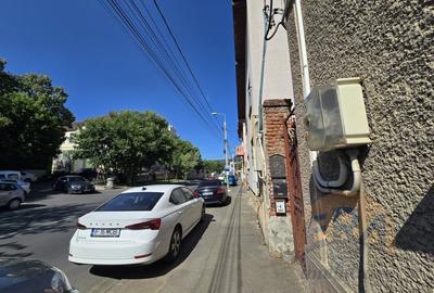 Casă cu 5 camere cu Canalizare în Central - 4
