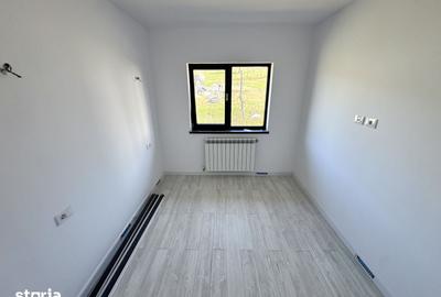 Casă cu 3 camere cu Teren 460 Mp în Bucium