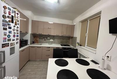 Apartament cu 3 camere în Drumul Taberei