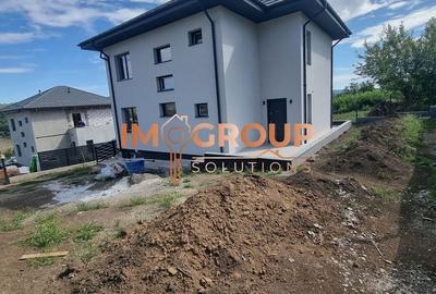 Casă cu 4 camere cu Teren 494 Mp în Aroneanu