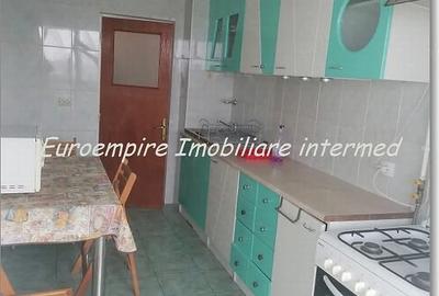 Apartament cu 2 camere decomandat în Far