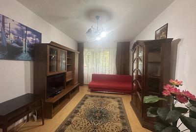 Garsonieră decomandată în Vest