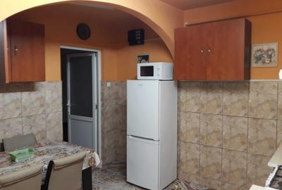 Apartament cu 3 camere semidecomandat în Someș - 2