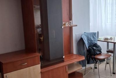 Garsonieră în Apărătorii Patriei