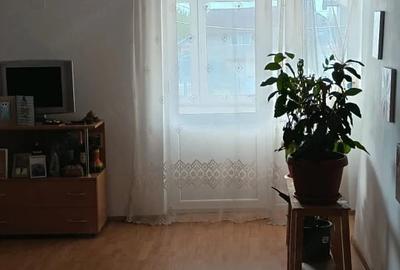 Casă cu 3 camere cu Teren 161 Mp în Mărăcineni