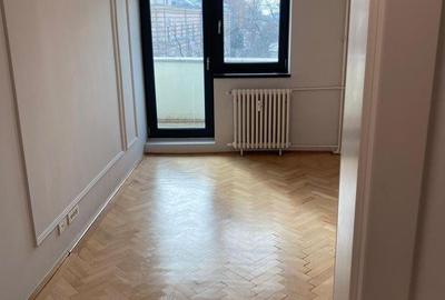 Apartament cu 3 camere decomandat în Văcăresti - 7