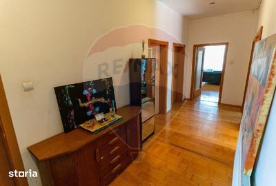 Spațiu comercial, de 700 mp, în Central - 10