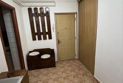 Apartament cu 2 camere semidecomandat în Colentina